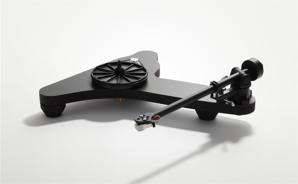 The Rega Replay without its platter: the matt black plinth with its three feet, the sub-platter and the RB110 tonearm.